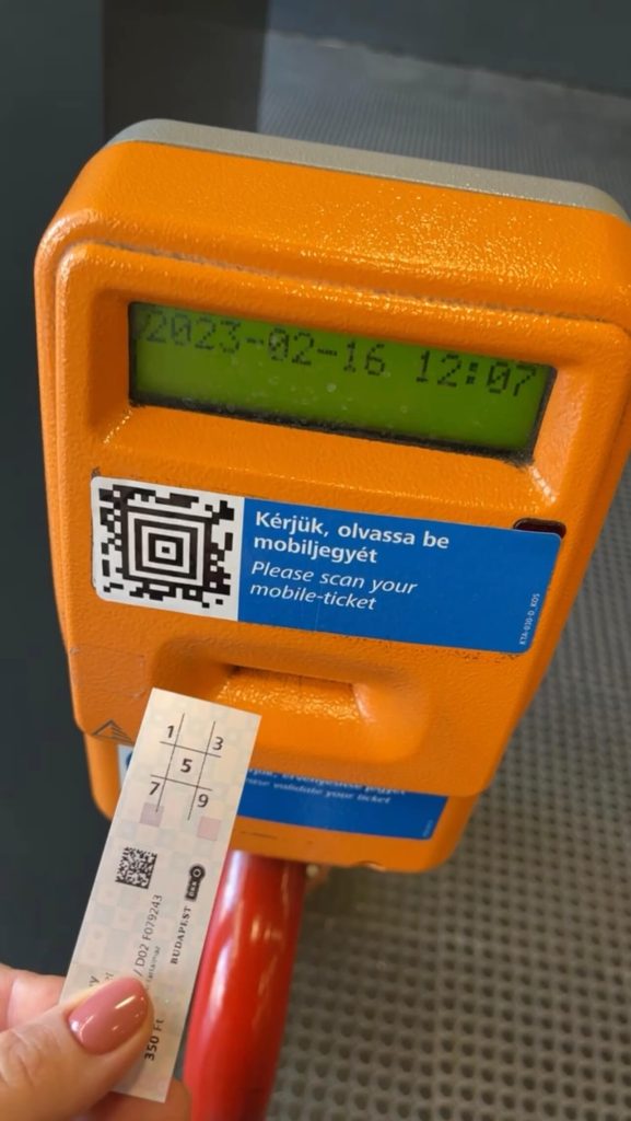 Como validar seu bilhete nos Transportes Públicos em Budapeste